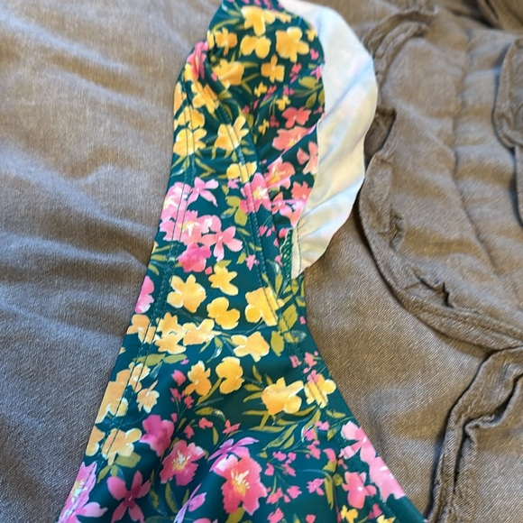 One Piece - Picture 2 of 4